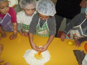 manipolazione bimbi 